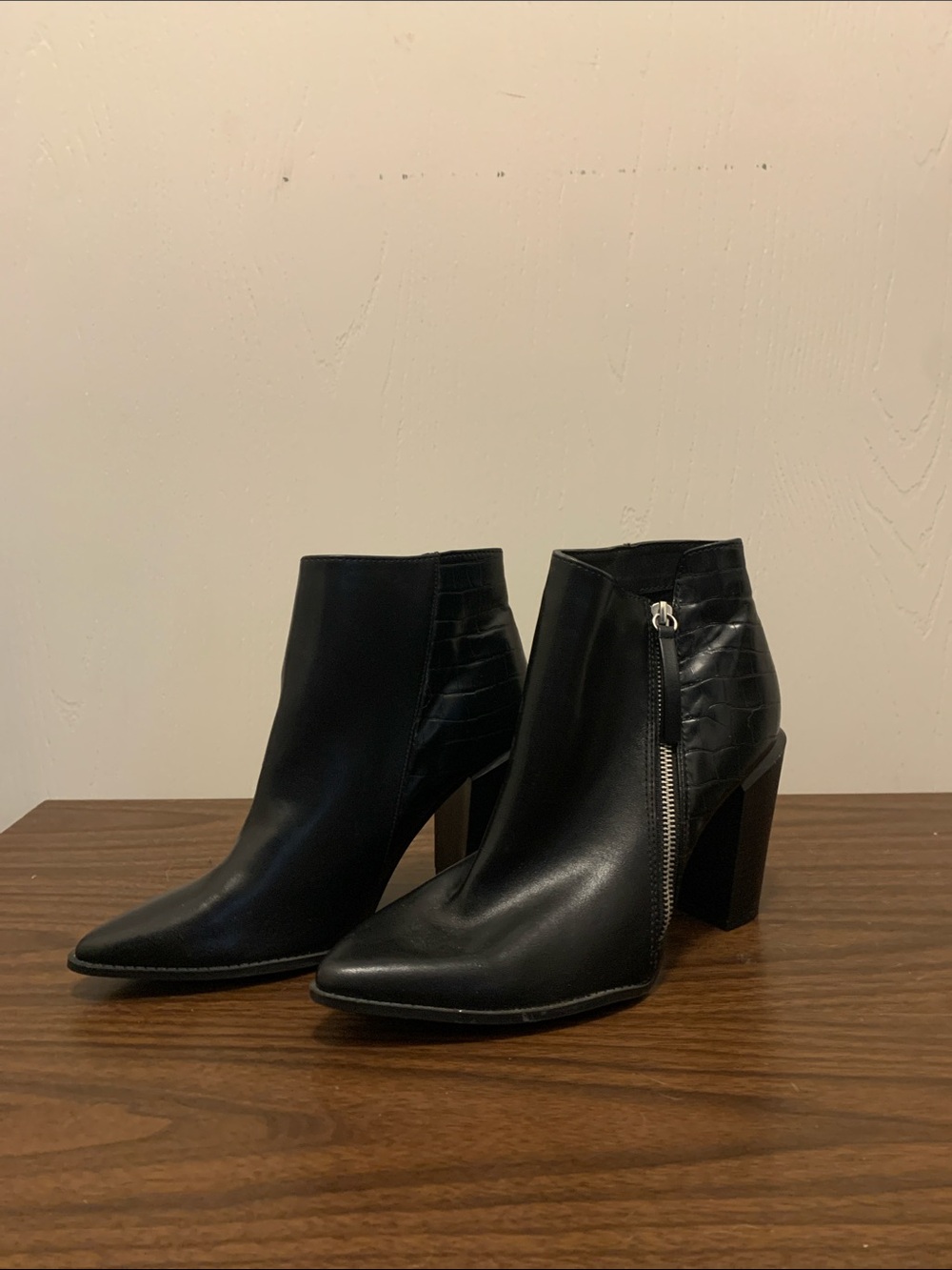 Qupid Black Pointed Toe Ankle Booties with Side Zip